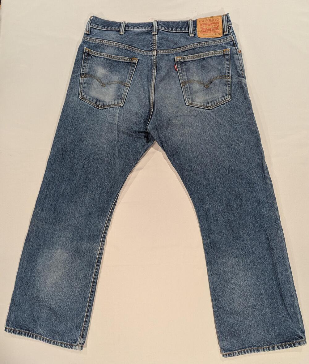 Levi's 517 Jeans Mens 38x30 Blue Med Wash Regular Bootcut Zip Fly Denim Casual